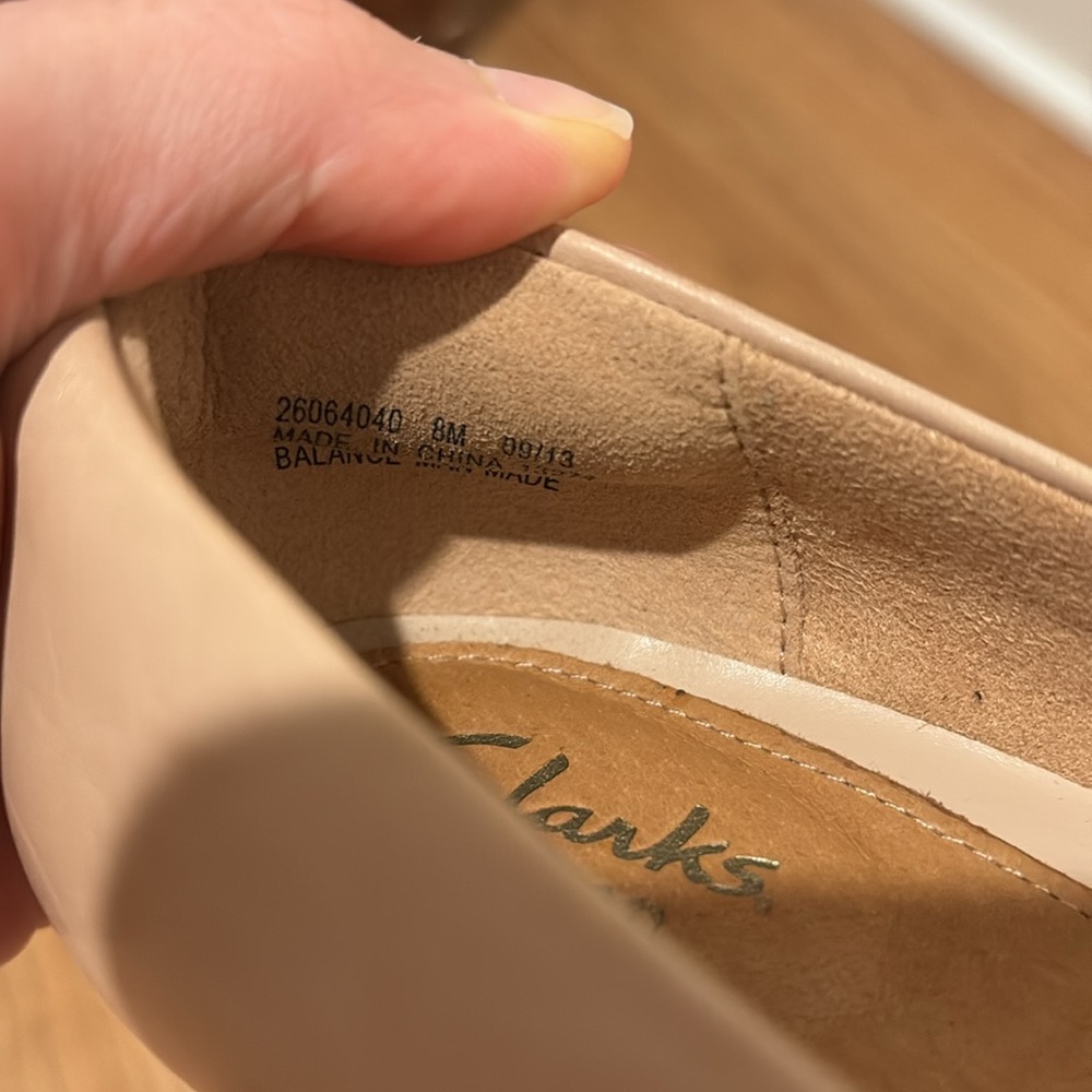 Clark’s tan heels - Picture 4 of 5